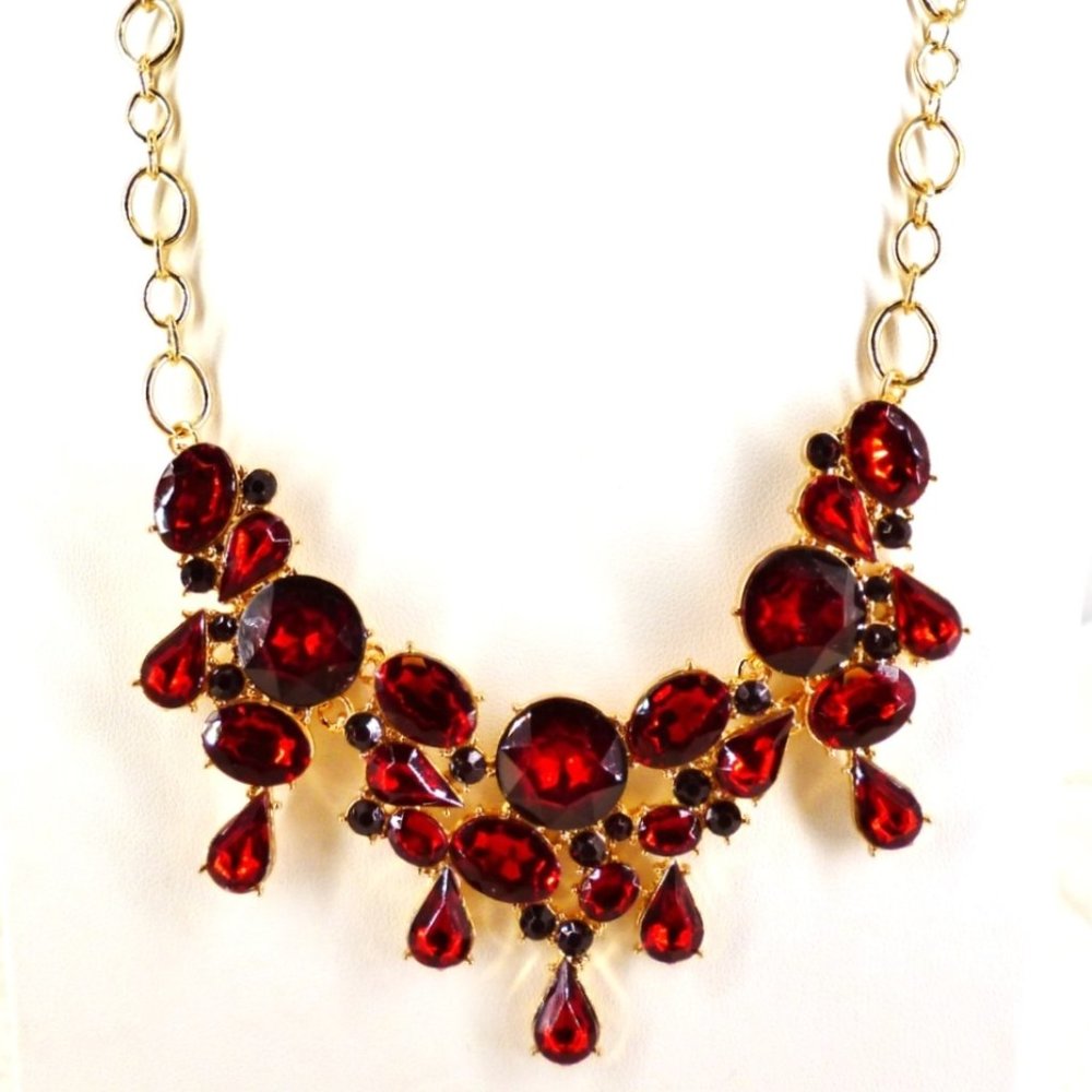 Cluster Necklace Red Crystal & Gold Deep Claret Faceted NWOT 17.5" Perfect Cond